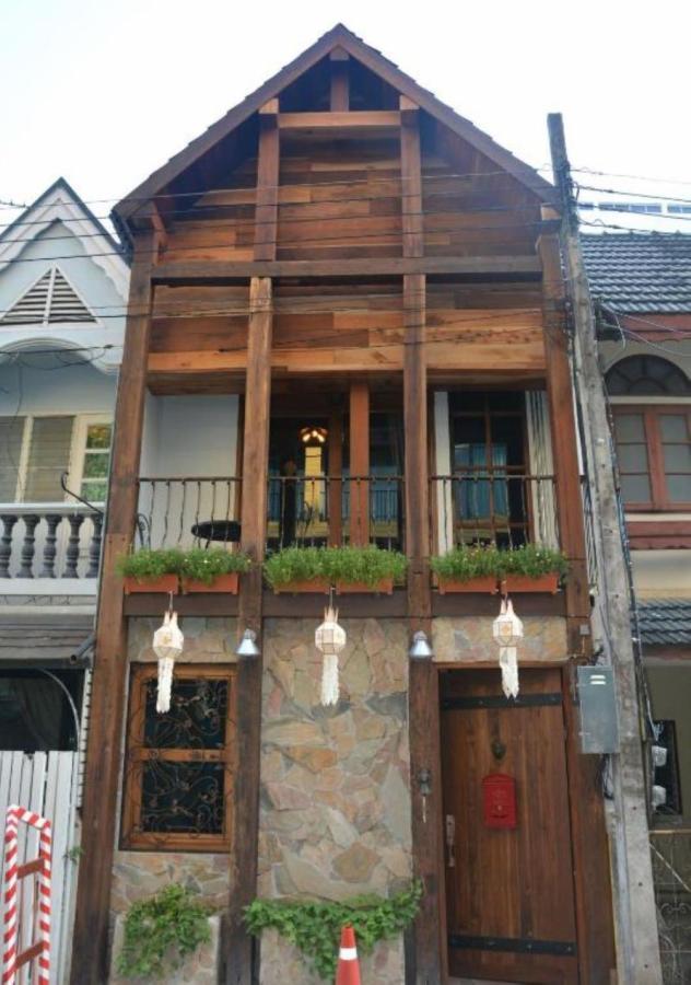 Sanae' Townhouse Chiang Mai Hotel Exterior photo